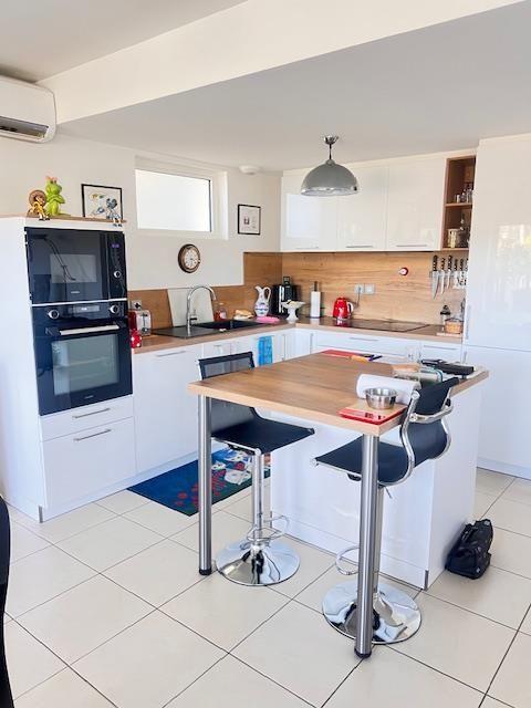 Appartement - 90 m² - 3 pièces