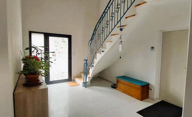 Demeure - 210 m² - 6 pièces