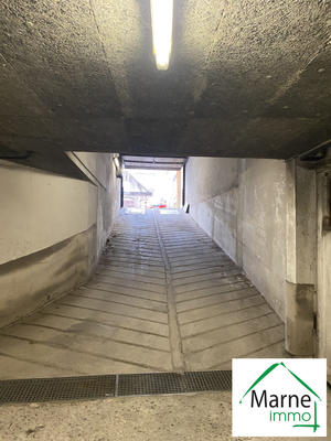 Parking / Garage - 10 m²