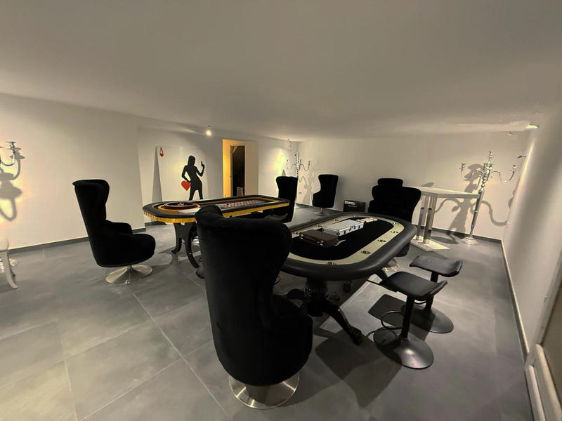 Villa - 350 m² - 9 pièces