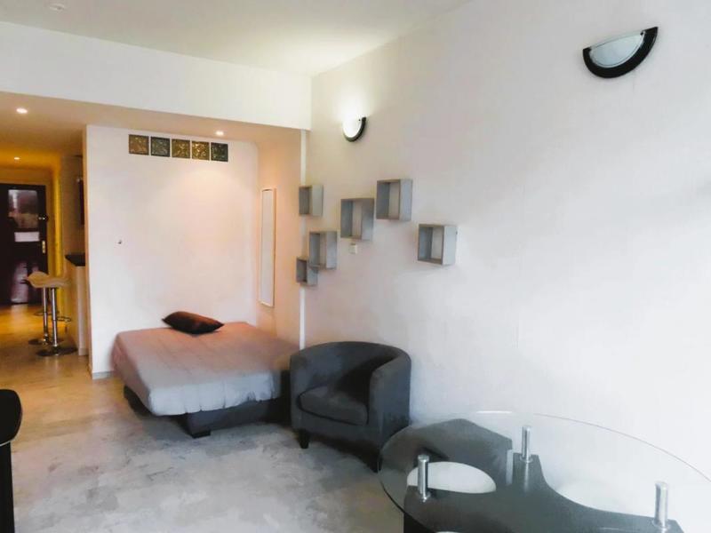 Studio - 30 m² - 1 pièce