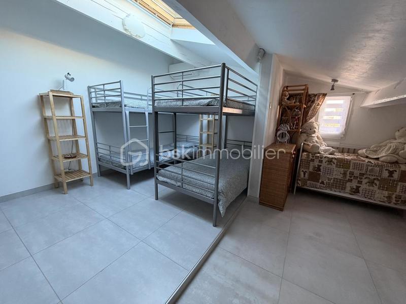 Villa - 202 m² - 10 pièces