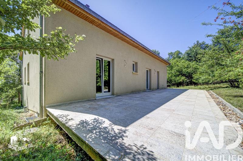 Maison - 295 m² - 9 pièces