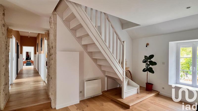 Maison - 240 m² - 8 pièces