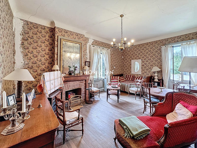 Maison ancienne - 223 m² - 10 pièces