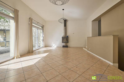 Maison traditionnelle - 128 m² - 8 pièces