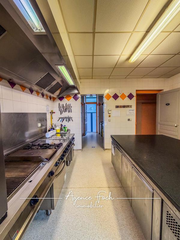 Maison - 195 m² - 8 pièces