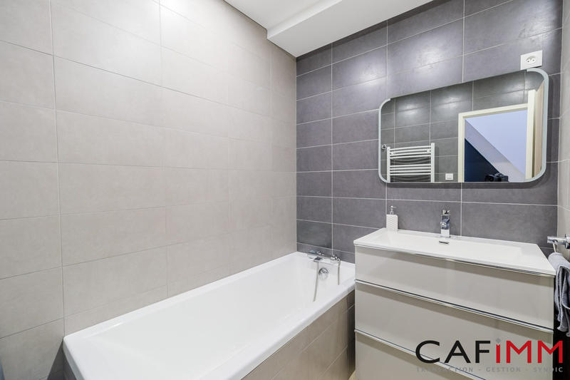 Maison - 83 m² - 4 pièces