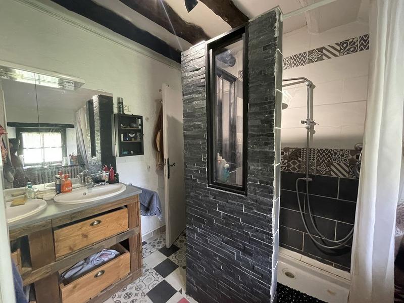 Maison traditionnelle - 250 m² - 10 pièces