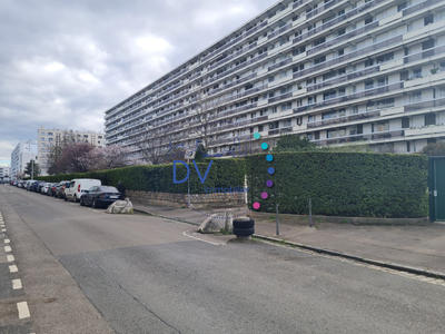 Parking / Garage - 11 m²