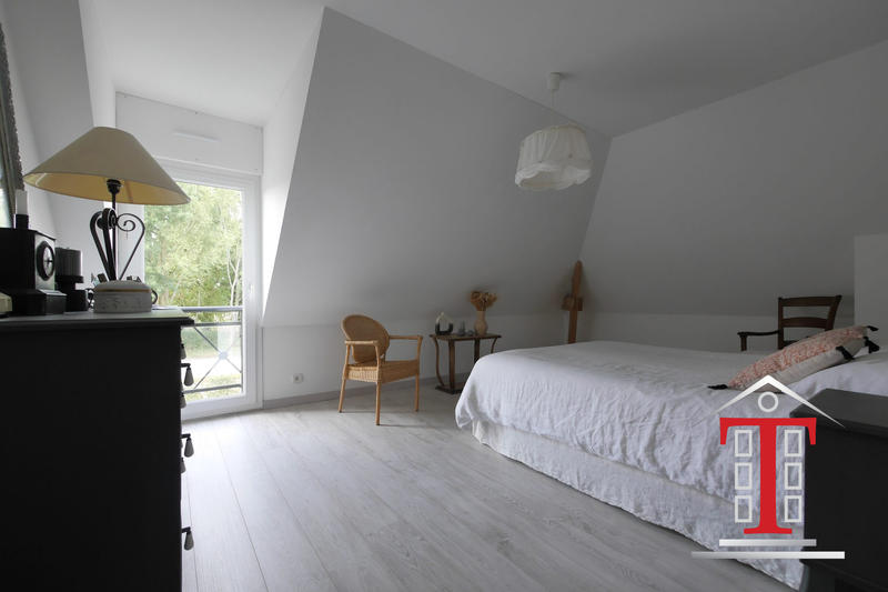 Maison - 202 m² - 8 pièces