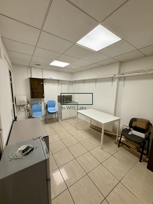 Local commercial - 102 m² - 5 pièces