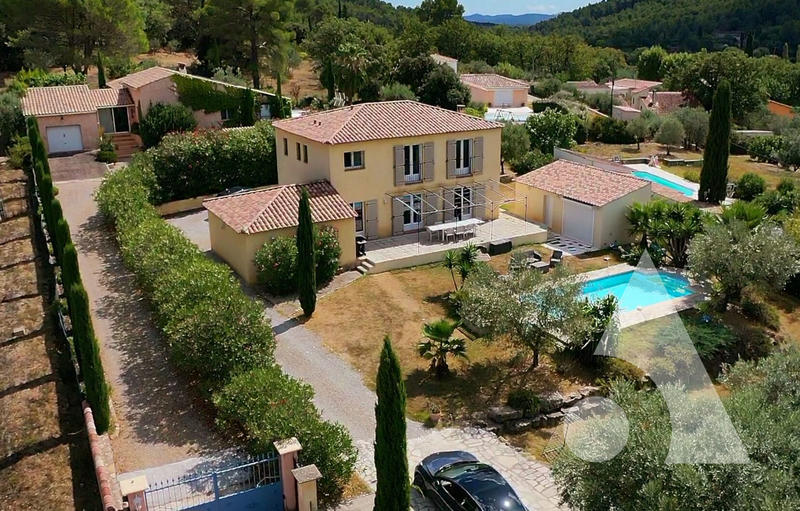 Maison - 168 m² - 7 pièces