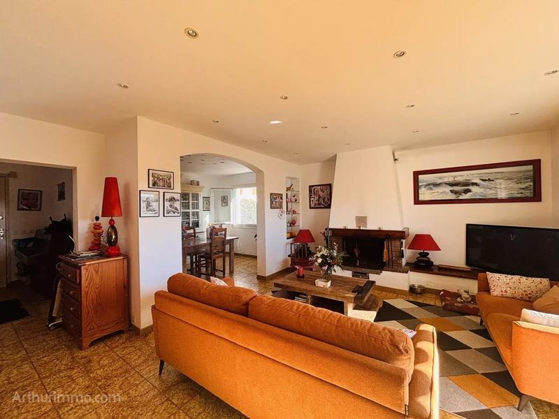 Maison - 187 m² - 7 pièces