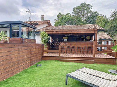 Maison - 190 m² - 5 pièces