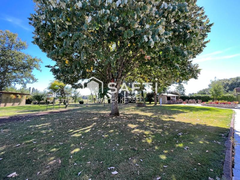 Maison - 223 m² - 8 pièces