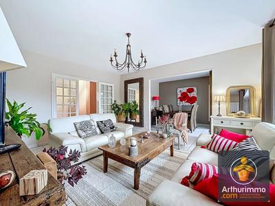 Appartement - 101 m² - 5 pièces