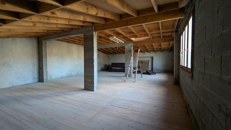 Maison - 200 m² - 12 pièces