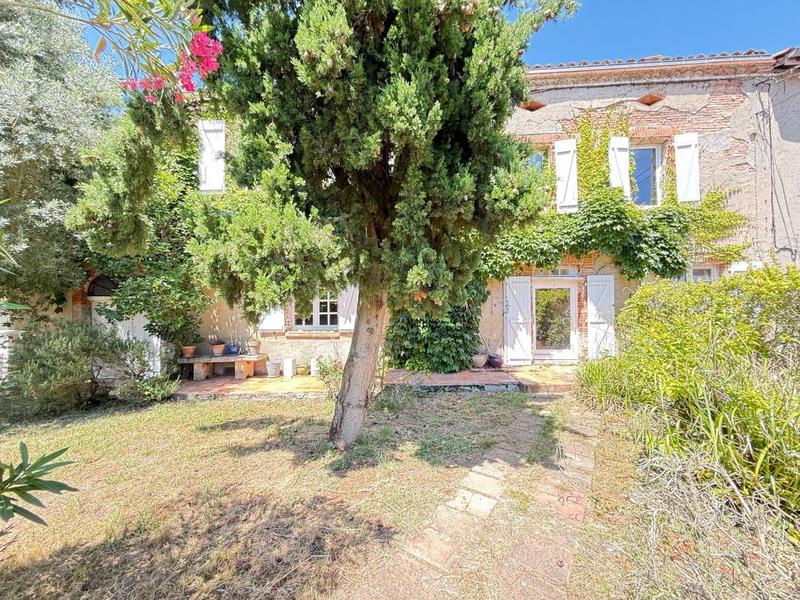 Demeure - 245 m² - 7 pièces