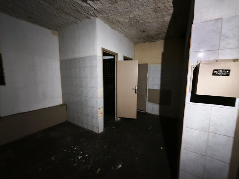 Local d'activité / Entrepôt - 924 m² - 5 pièces