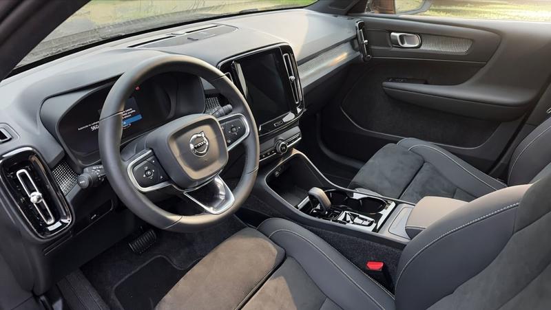 Volvo Xc40 2.0 B3 163 Mild Hybrid Dkg7 Black Edition - Garantie constructeur Entretien