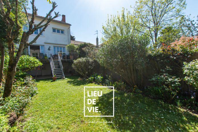 Maison ancienne - 203 m² - 7 pièces