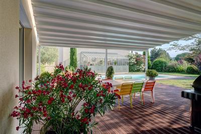 Maison - 240 m² - 8 pièces