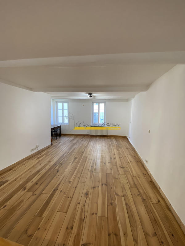 Maison de village - 90 m² - 3 pièces