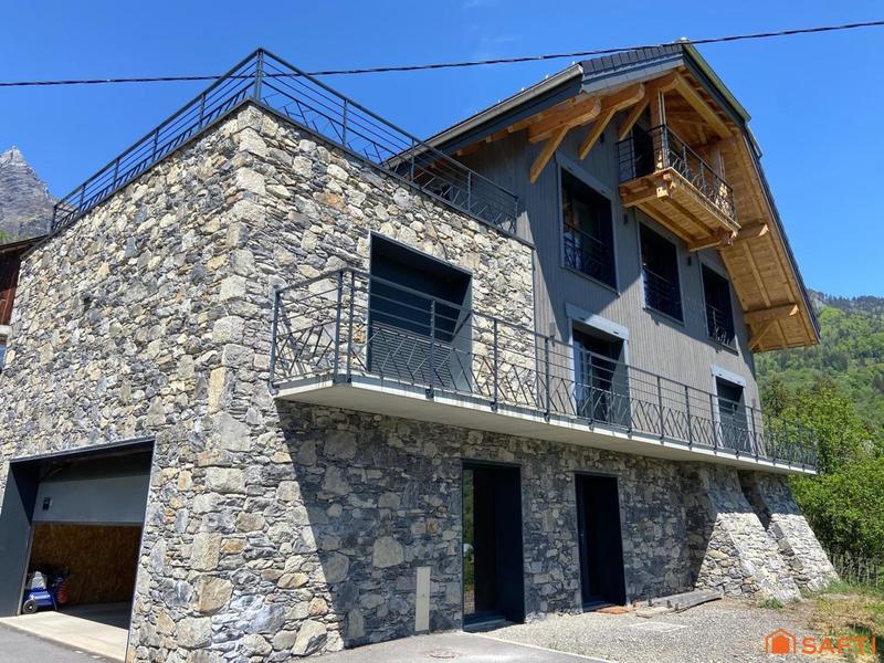 Maison - 289 m² - 7 pièces