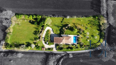 Maison contemporaine - 325 m² - 10 pièces