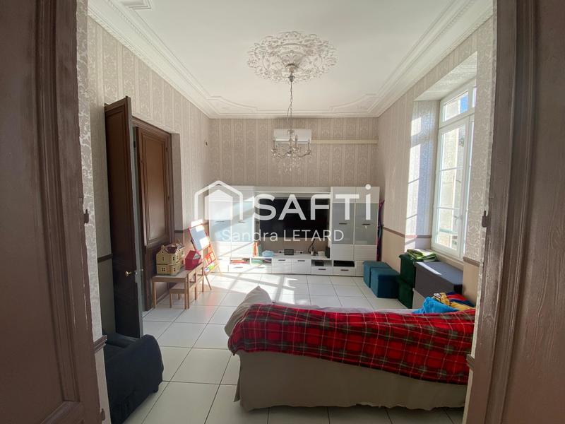 Maison - 221 m² - 9 pièces