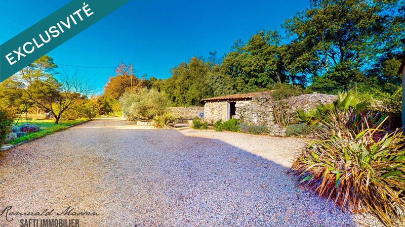 Maison - 240 m² - 9 pièces