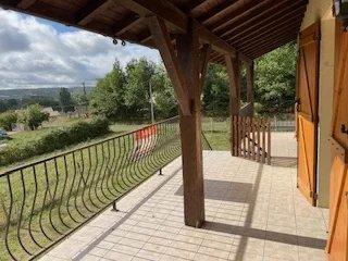 Maison - 180 m² - 8 pièces