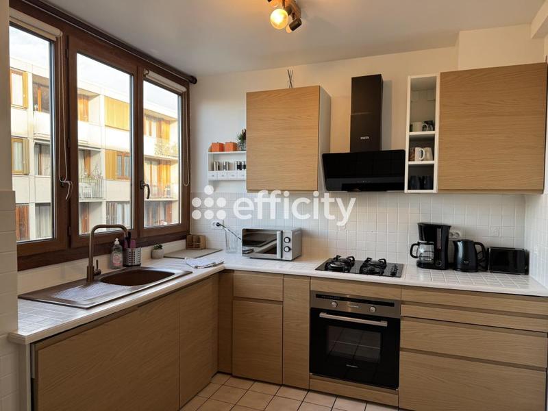 Appartement - 97 m² - 5 pièces
