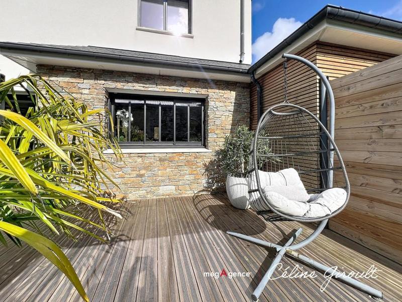 Maison - 283 m² - 11 pièces