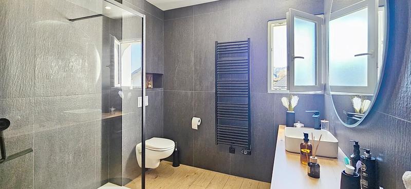 Maison - 170 m² - 7 pièces