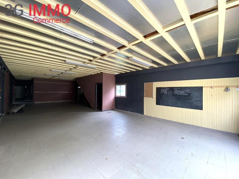 Local commercial - 360 m² - 6 pièces