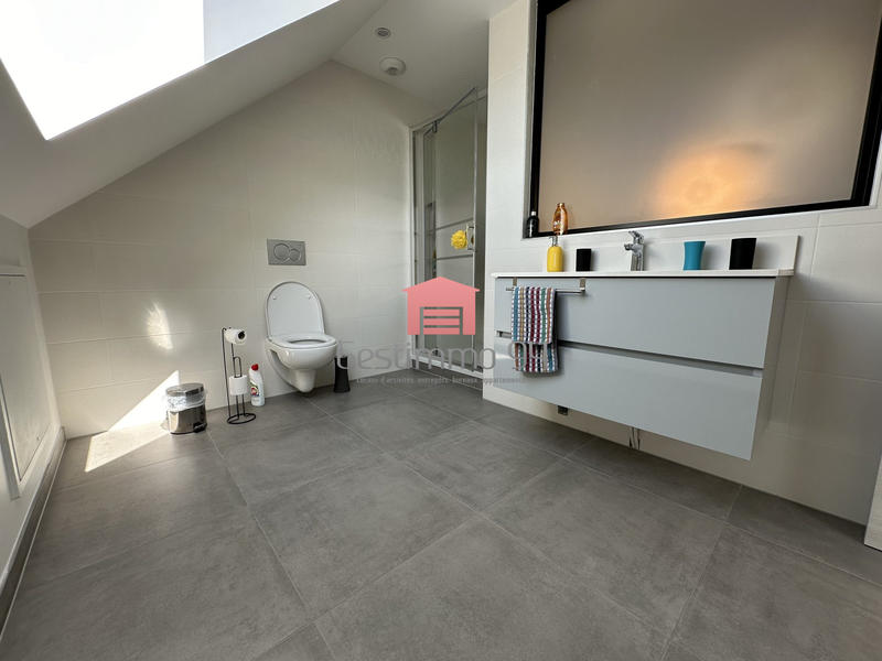 Maison contemporaine - 237 m² - 8 pièces