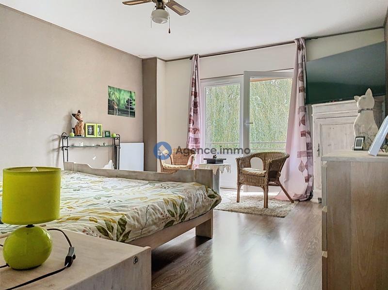 Maison - 225 m² - 8 pièces