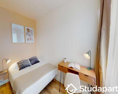 Chambre - 100 m² - 1 pièce