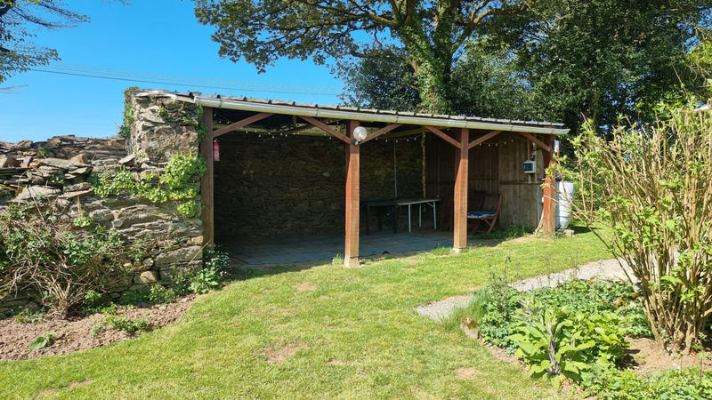 Maison - 241 m² - 12 pièces