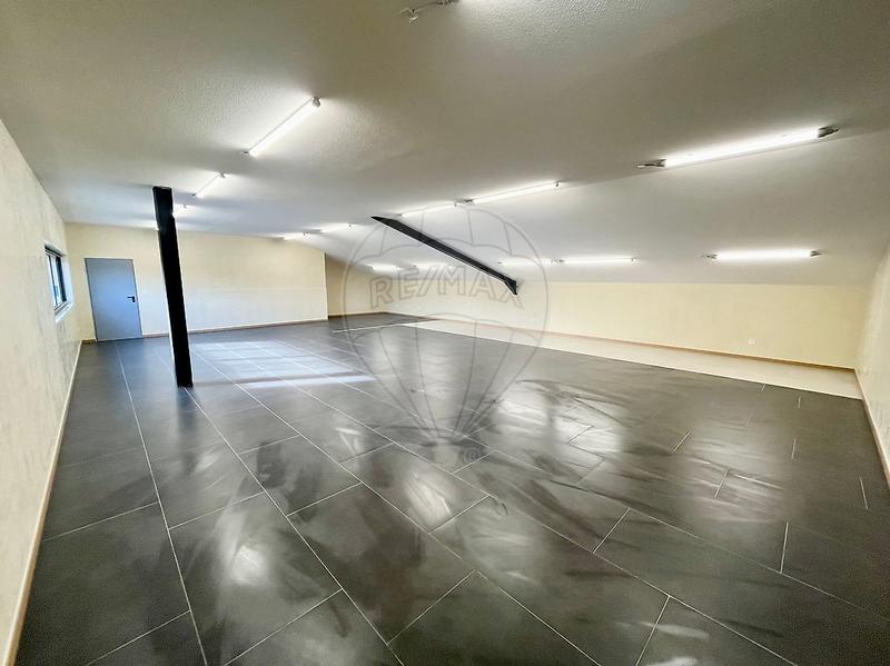 Bureau - 130 m² - 1 pièce