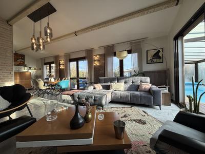 Maison - 178 m² - 6 pièces