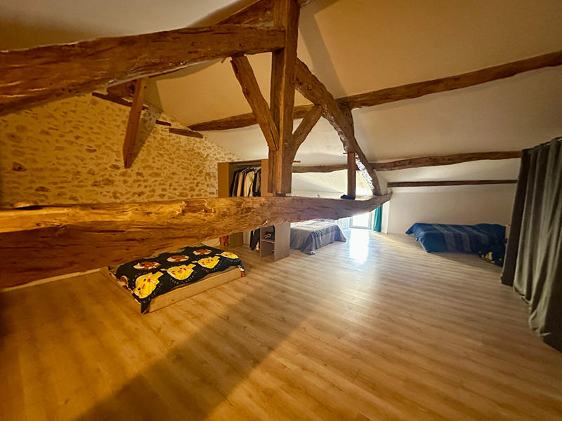 Maison - 255 m² - 7 pièces