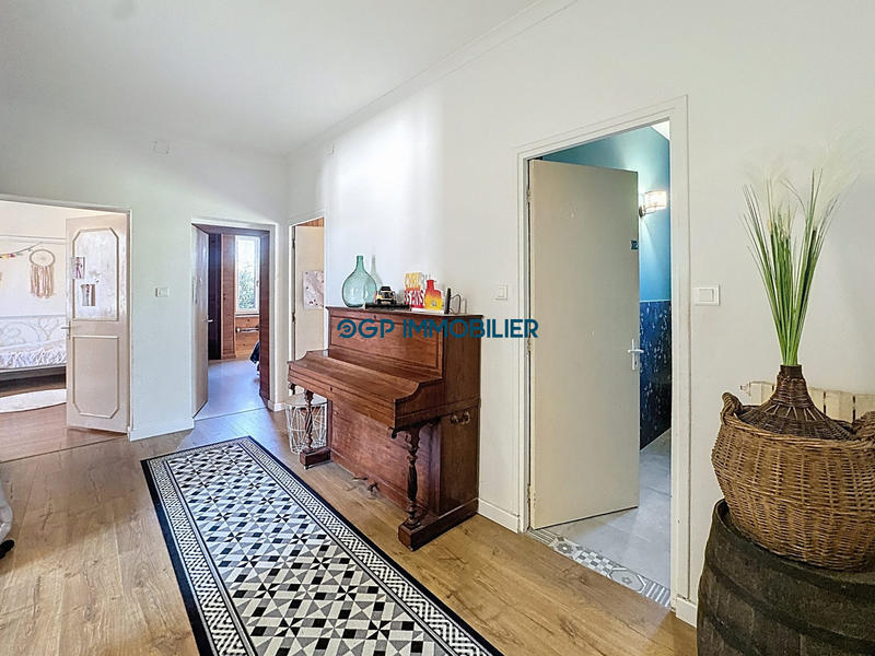 Maison - 200 m² - 4 pièces