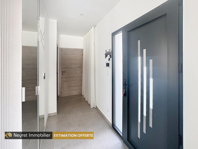 Maison - 237 m² - 9 pièces