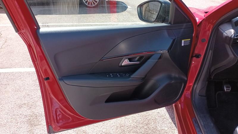 Peugeot 208 II 1.2 PureTech 100 Gt Line - Entretien constructeur