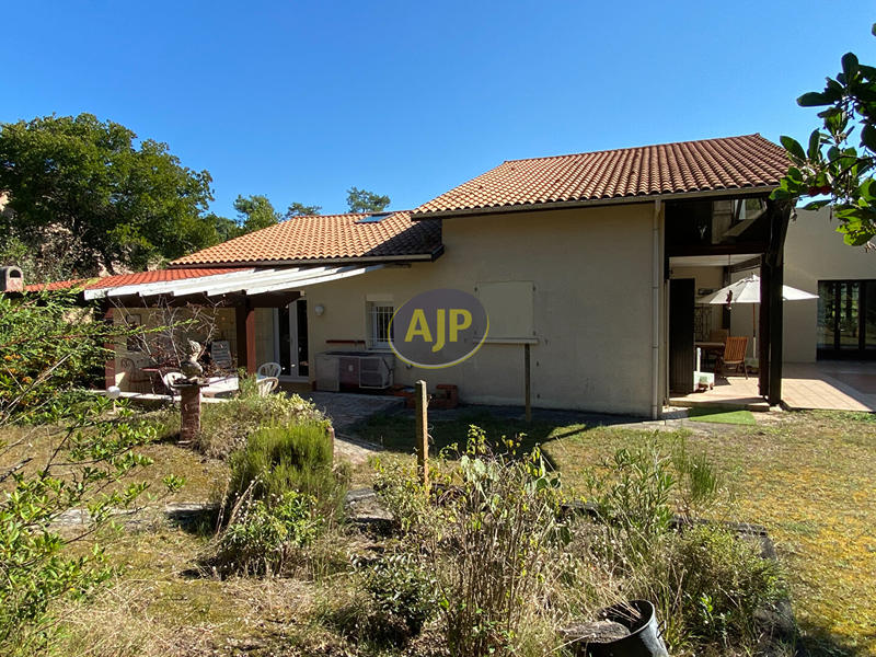 Villa - 250 m² - 11 pièces