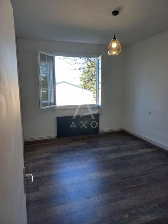 Maison - 80 m² - 5 pièces