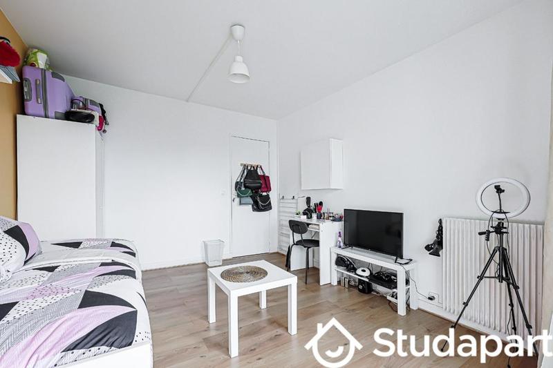 Chambre - 11 m² - 1 pièce